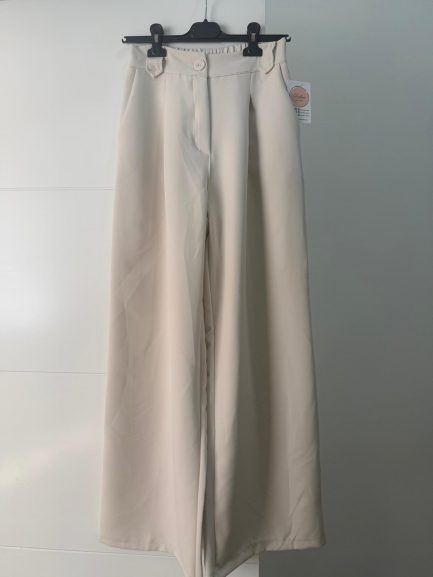PANTALÓN PINZA ACAMPANADO BEIGE